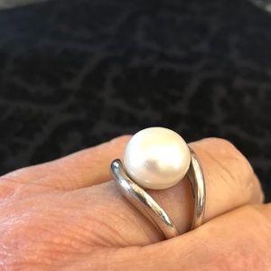 Pearl sterling silver ring